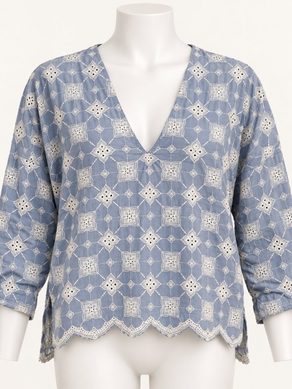 Zara Blue & White Embroidered Eyelet Blouse Size Large